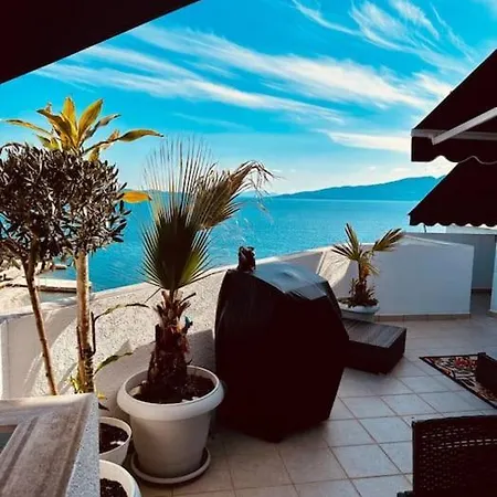 Penthouse Eva アパート Sarandë